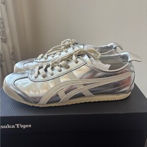 Silver Onitsuka Tiger Mexico 66